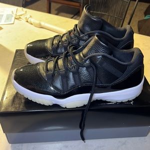 Air Jordan 11 Retro Low 72-10